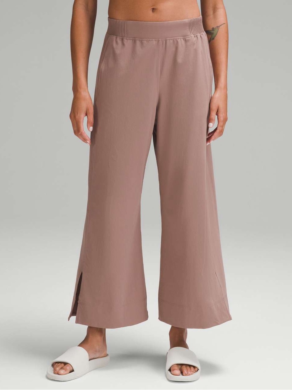 Lululemon Stretch Woven High Rise Crop